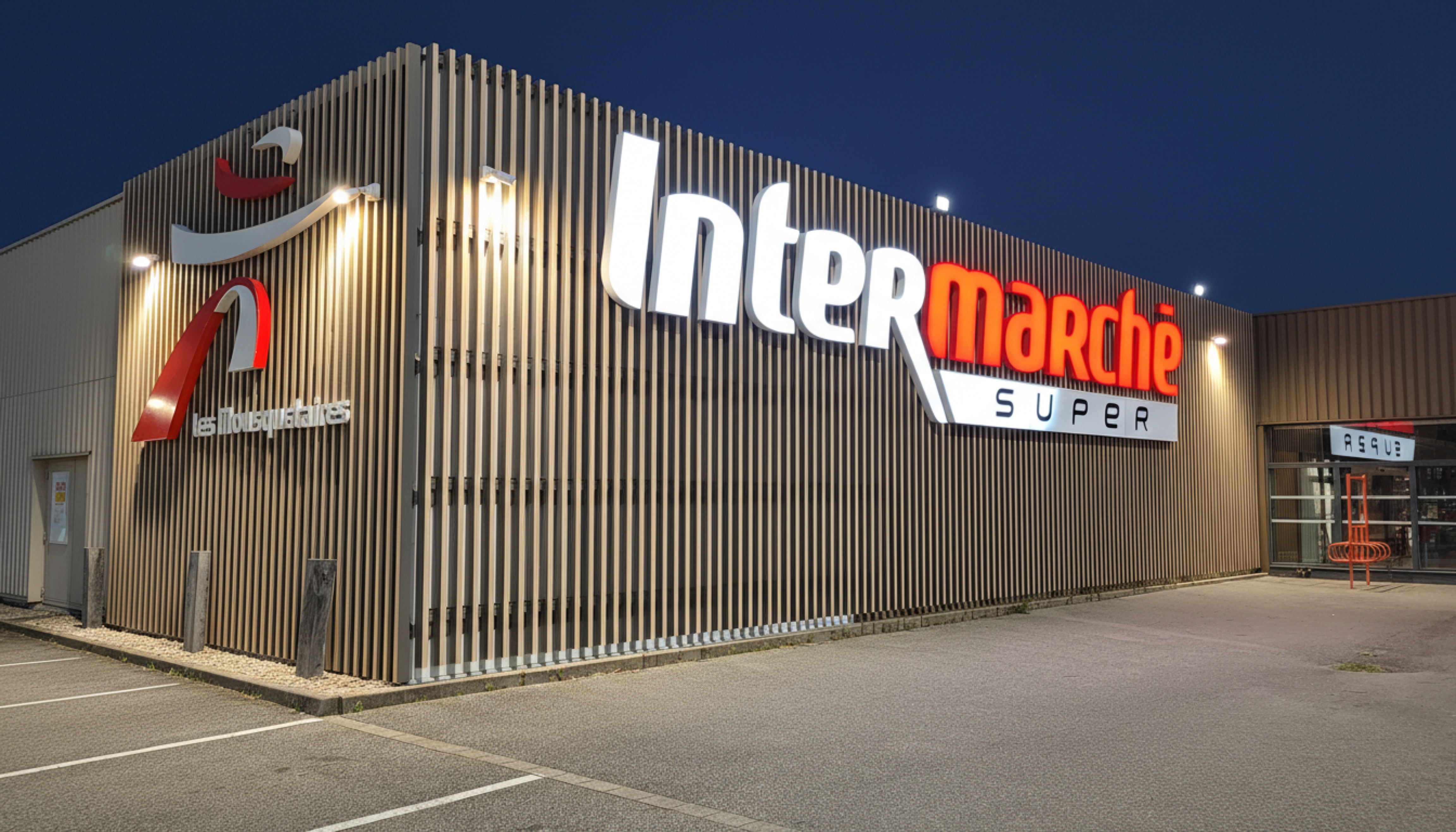Enseigne et bardage bois Intermarché