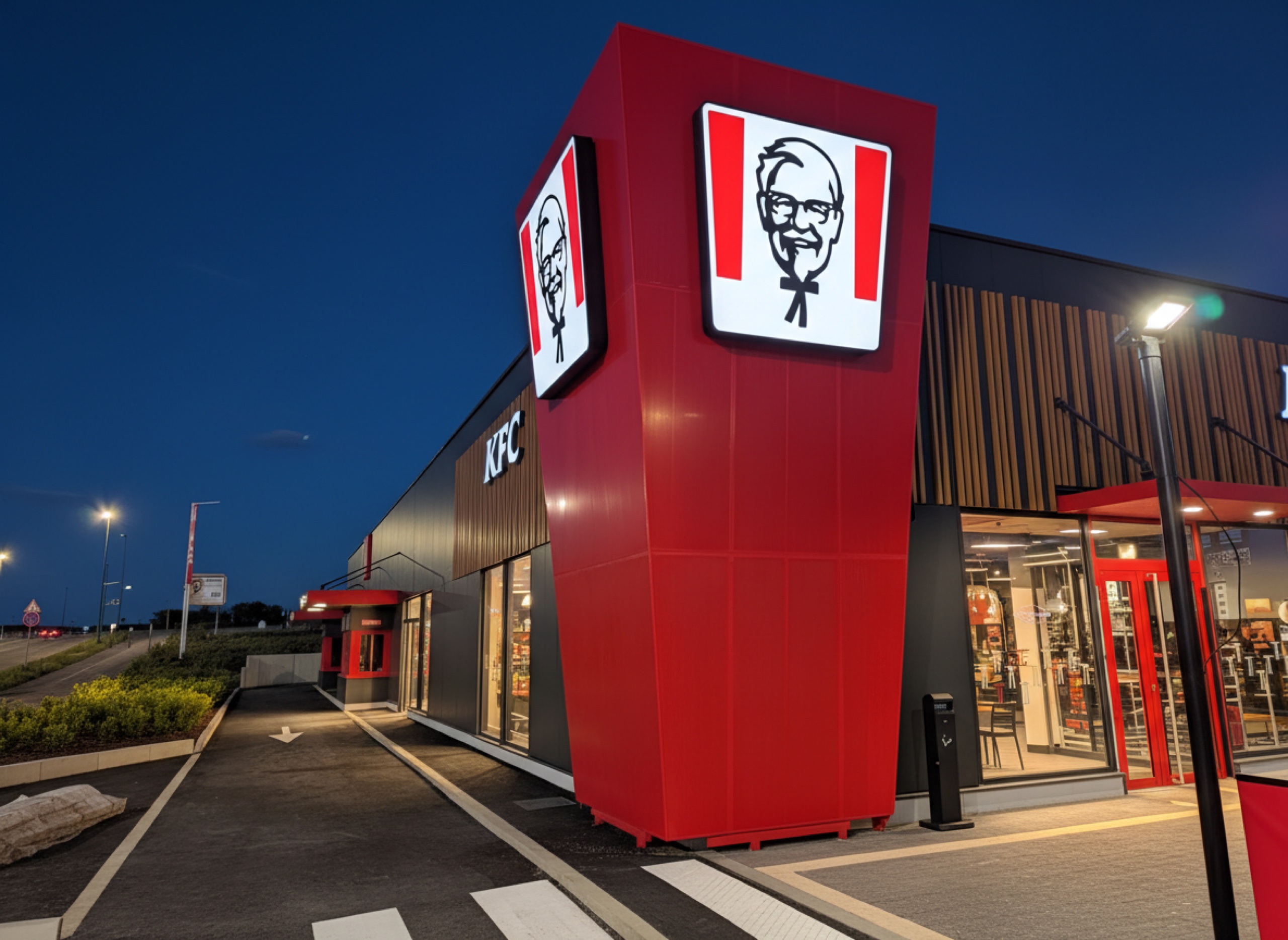 Enseigne et habillage de façade KFC