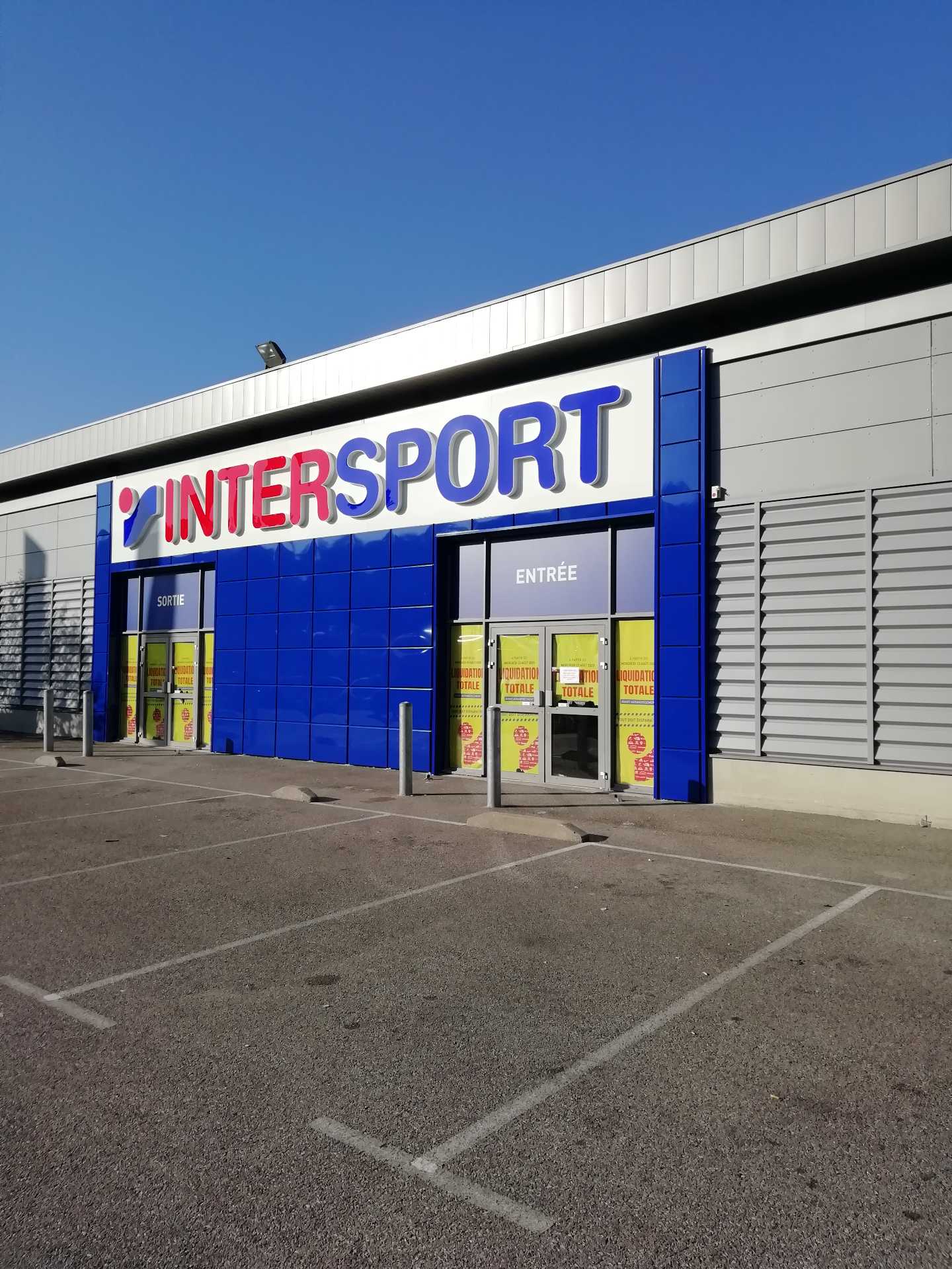 Enseigne lumineuse Intersport caisson grand format - Kappeler Alsace