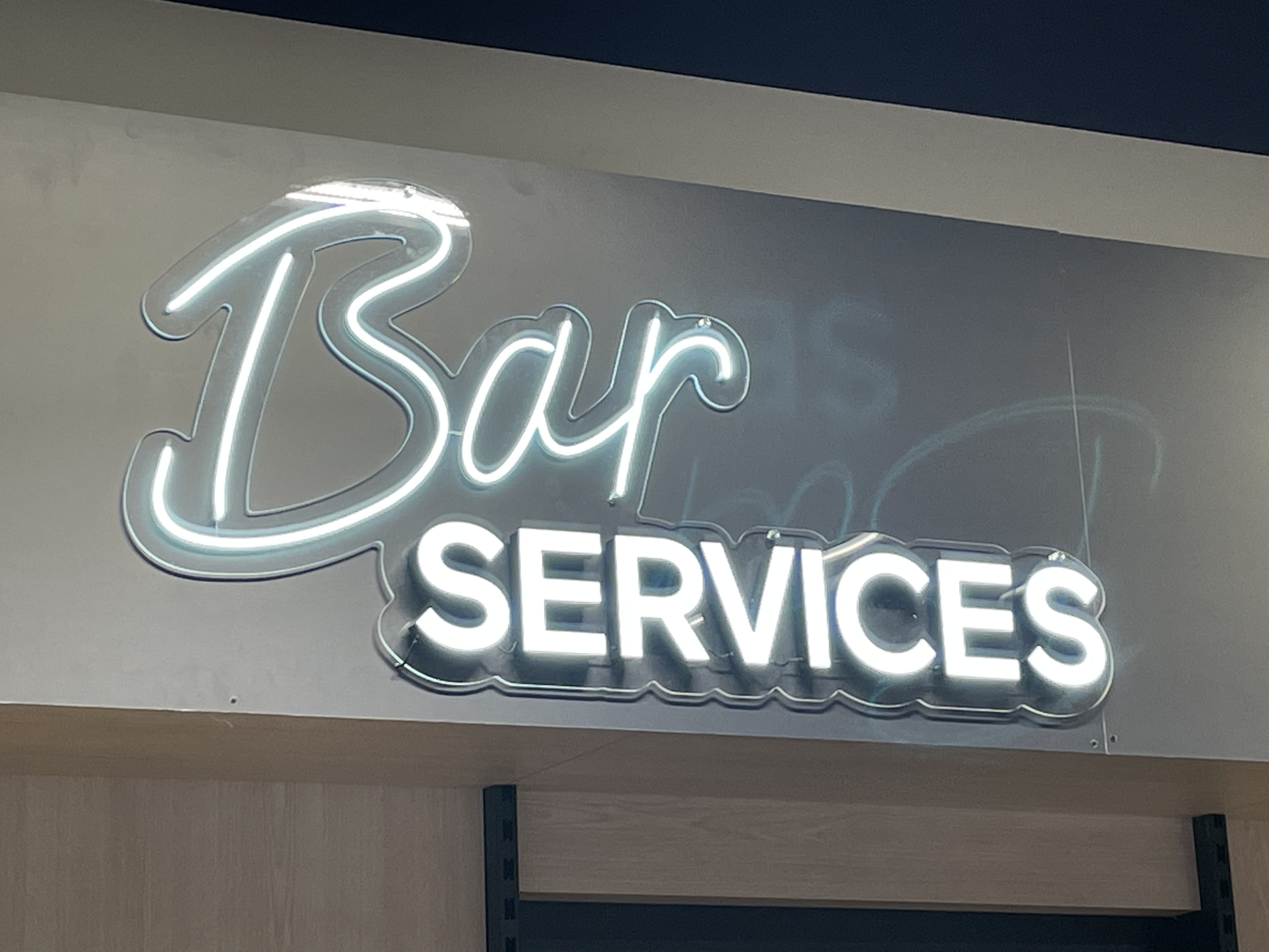 Signalétique intérieure directionnelle bar restaurant - Fabricant Kappeler Alsace